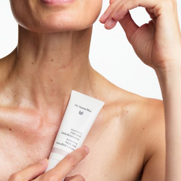 regenerating neck cream on mature skin