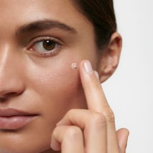 Dr. Hauschka Iluminating Fluid - Liquid Highlighter