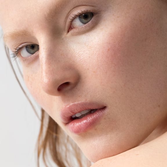 Dr. Hauschka Colour Correcting Powder 01 activating