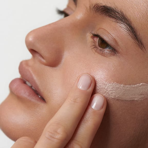 Dr. Hauschka Iluminating Fluid - Liquid Highlighter