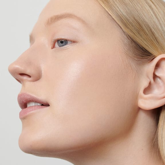 Dr. Hauschka Foundation 01 macadamia