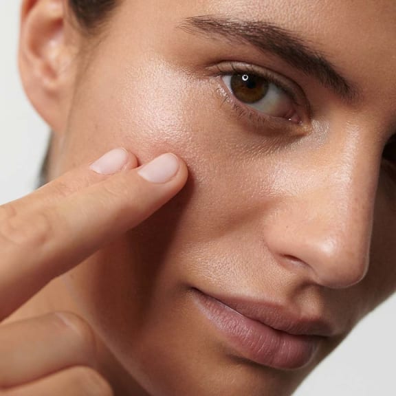 Dr. Hauschka Iluminating Fluid - Liquid Highlighter