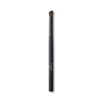 Dr. Hauschka Eye Definer Brush: A short, slanted make-up brush