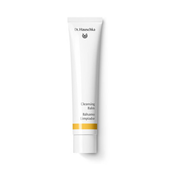 Dr. Hauschka Cleansing Balm – a wash gel with a refreshing gel-to-milk texture