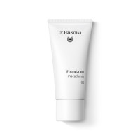 Dr.&nbsp;Hauschka Foundation 01 macadamia